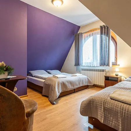 Bed & Breakfast Lesny Dworek *