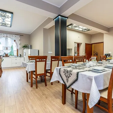 Bed & Breakfast Lesny Dworek