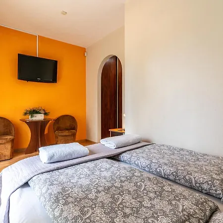 Bed & Breakfast Lesny Dworek