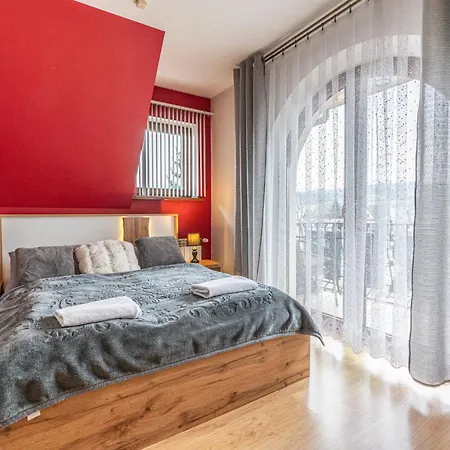 Bed & Breakfast Lesny Dworek *