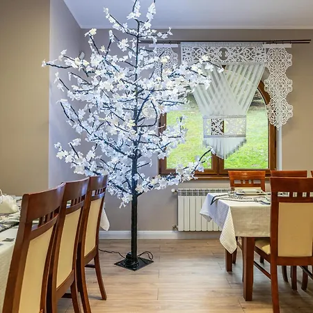 Lesny Dworek Bed & Breakfast 3*