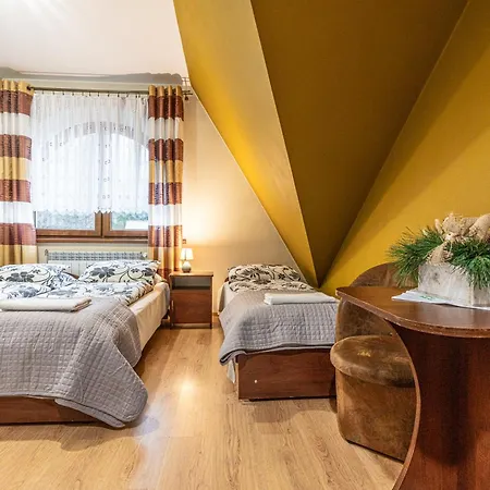 Bed & Breakfast Lesny Dworek *