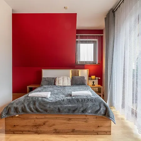 Bed & Breakfast Lesny Dworek